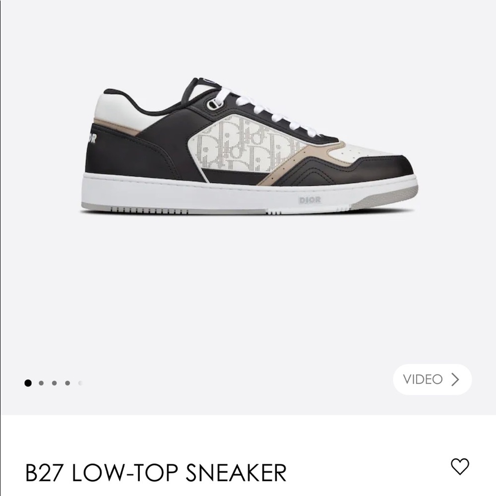 B27 Low-Top Sneaker